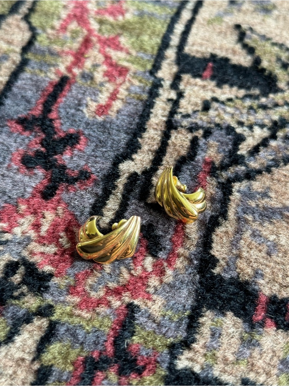 Vintage Napier swoop curve gold tone earrings post back